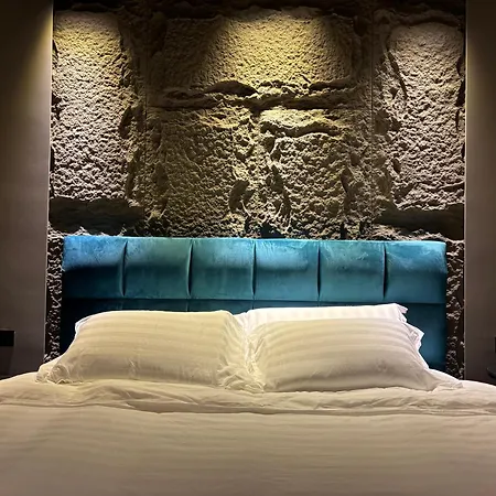 Luxury Boutique / Center *